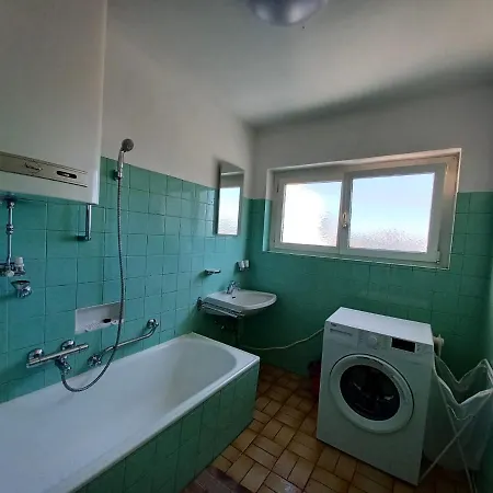 Brightcenterapartment ホームステイ *