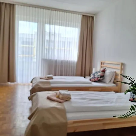 Brightcenterapartment Проживання в сім'ї Грац