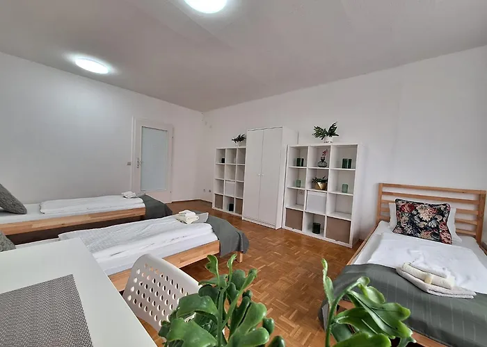 Brightcenterapartment Δωμάτια σε οικογενειακή κατοικία